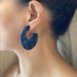 LARGE CRESCENT SHAPE NAVY HOOP EARRINGS